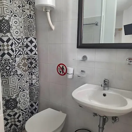 Anchor Yalos - Double Bed 3 Guest house